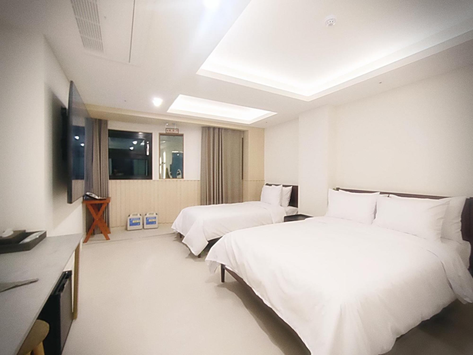 Bluebird Hotel Inchon Exteriör bild